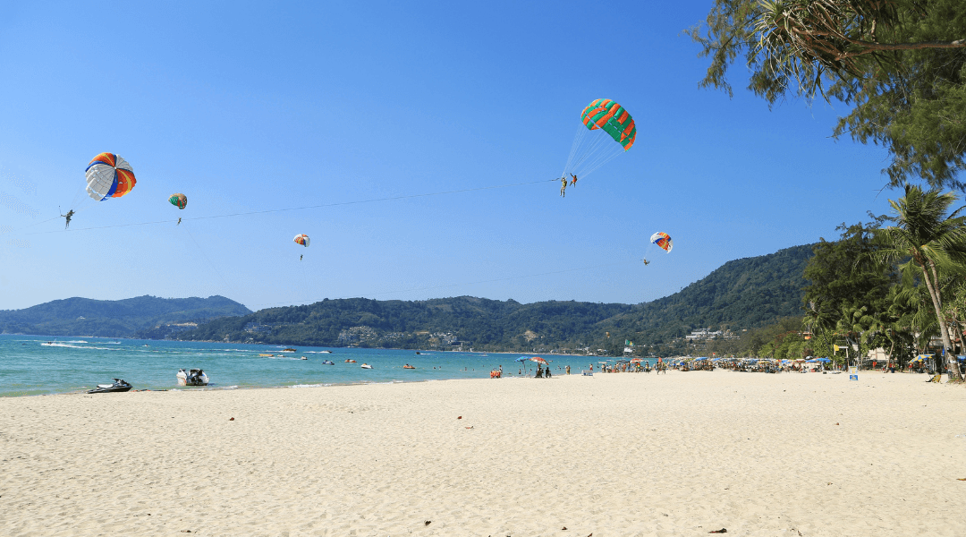 Watersport op strand Patong