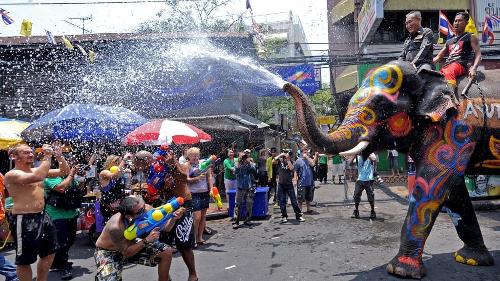 BYD Lofts - Thais Nieuwjaar - Songkran in Patong Phuket