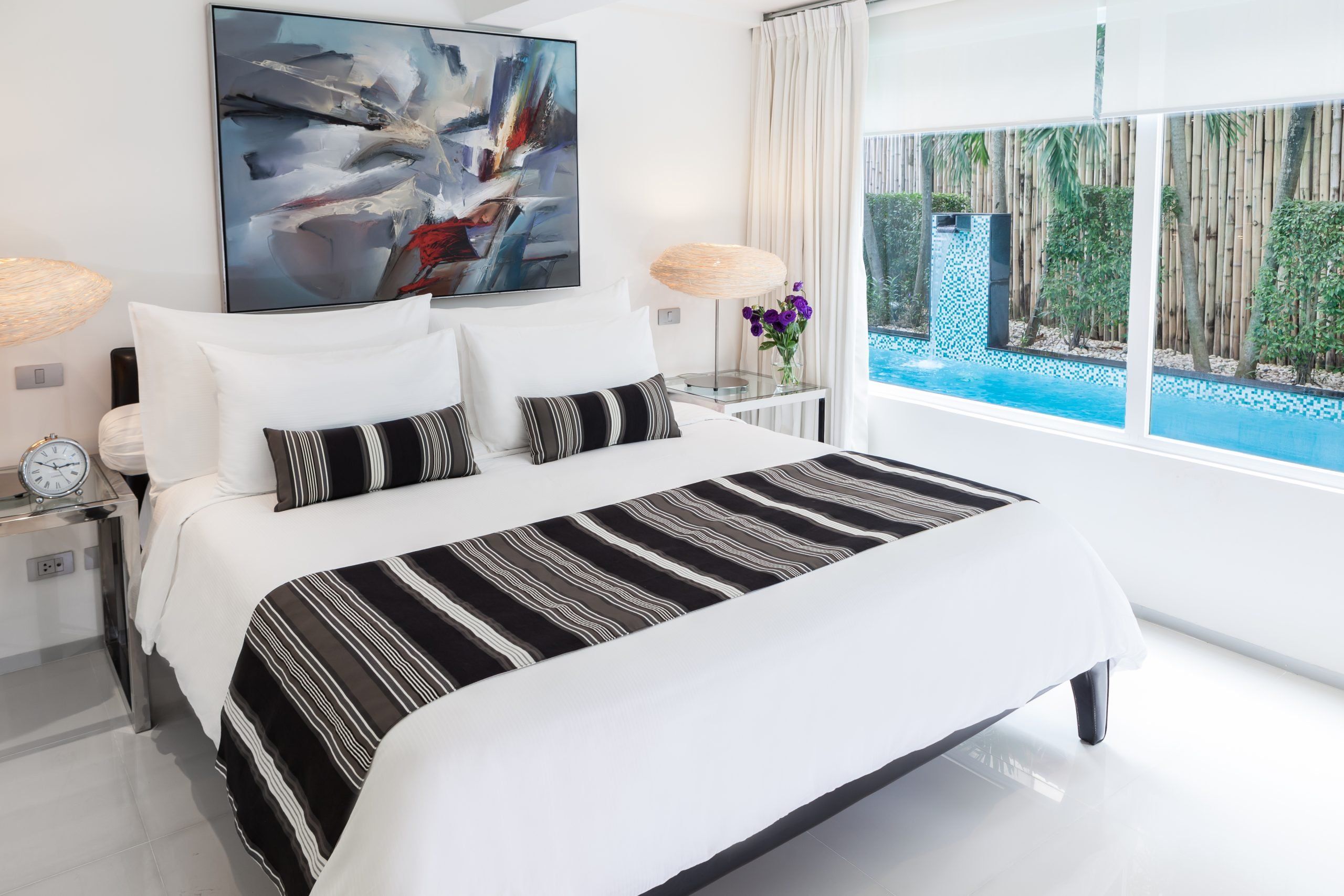 1 Bedroom Deluxe Pool Suite